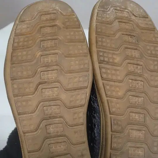 [BUNJANG] MACMACA Black Loafer (Gold Detail) - (Size 230, 250) / MACMACA 블랙 로퍼 230 250 개당