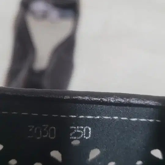 [BUNJANG] MACMACA Black Loafer (Gold Detail) - (Size 230, 250) / MACMACA 블랙 로퍼 230 250 개당
