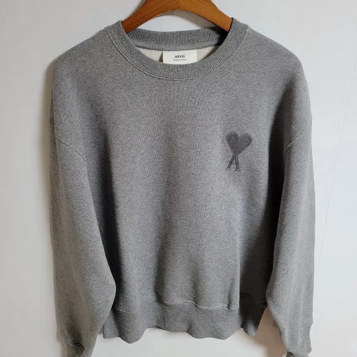 [BUNJANG] Ami Gray Tone-on-Tone Big Heart Embroidered Sweatshirt / [M] 아미 그레이 톤앤톤 빅하트 자수 맨투맨