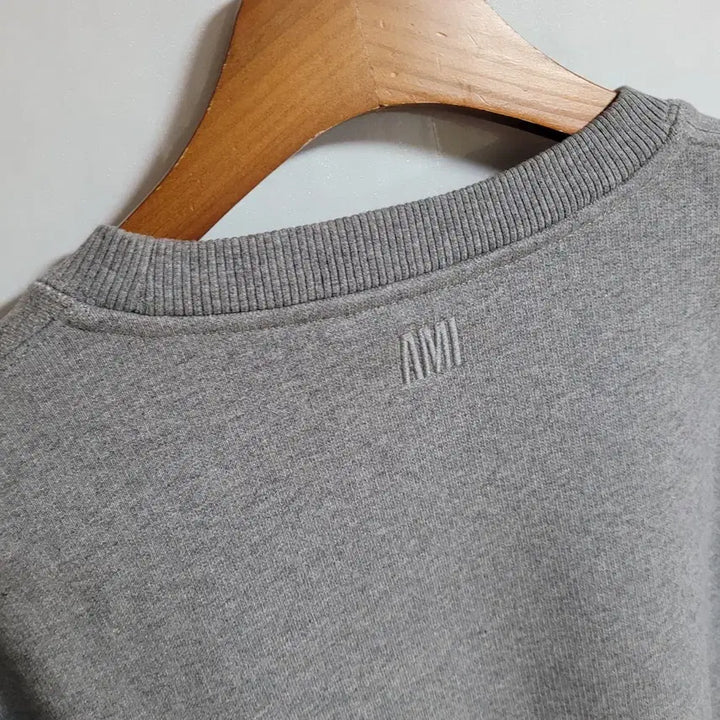 [BUNJANG] Ami Gray Tone-on-Tone Big Heart Embroidered Sweatshirt / [M] 아미 그레이 톤앤톤 빅하트 자수 맨투맨