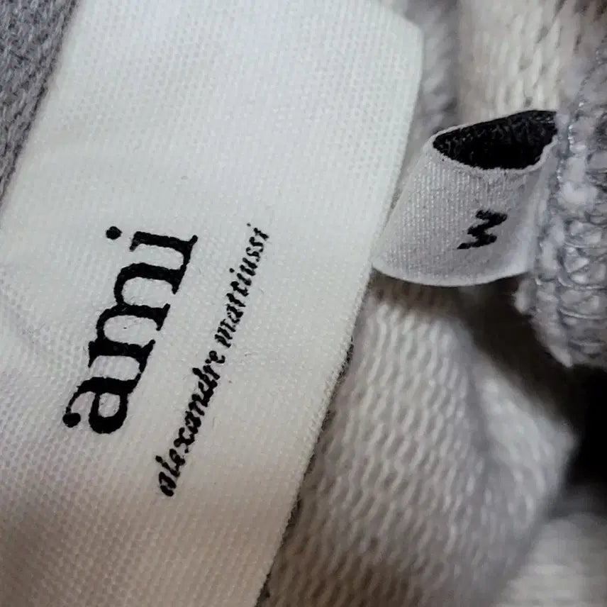 [BUNJANG] Ami Gray Tone-on-Tone Big Heart Embroidered Sweatshirt / [M] 아미 그레이 톤앤톤 빅하트 자수 맨투맨
