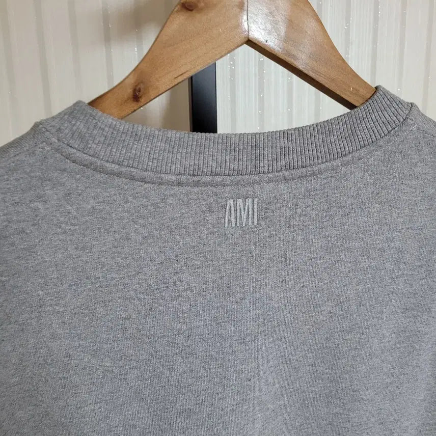 [BUNJANG] L Army Gray Big Heart Embroidered Sweatshirt / [L] 아미 그레이 빅하트 자수 맨투맨