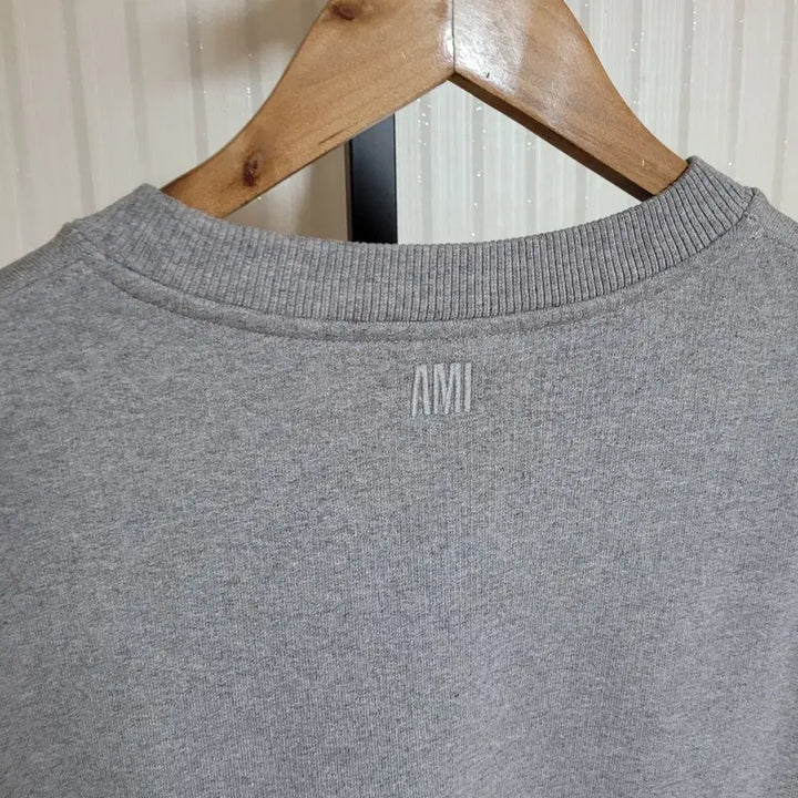 [BUNJANG] L Army Gray Big Heart Embroidered Sweatshirt / [L] 아미 그레이 빅하트 자수 맨투맨