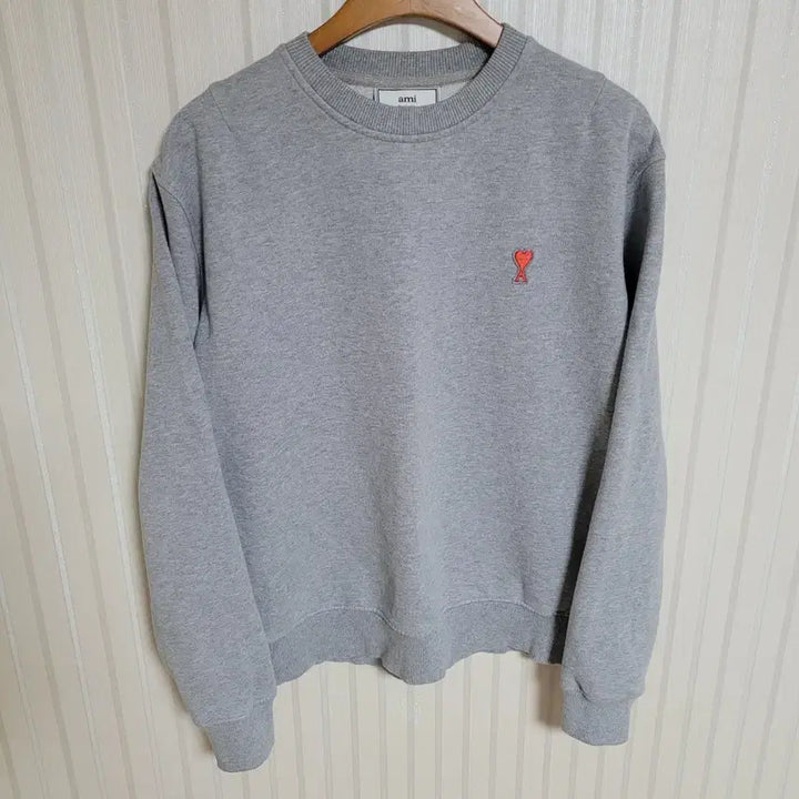 [BUNJANG] Ami Gray Heart Embroidery Sweatshirt / [S] 아미 그레이 하트자수 맨투맨