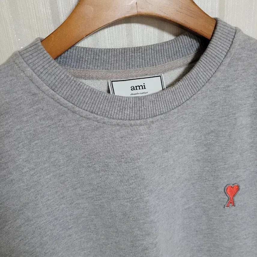[BUNJANG] Ami Gray Heart Embroidery Sweatshirt / [S] 아미 그레이 하트자수 맨투맨