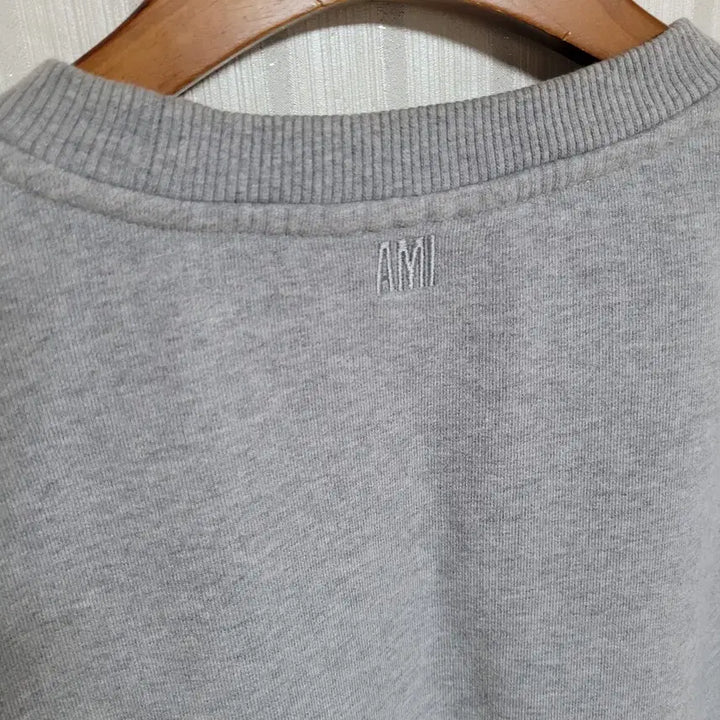 [BUNJANG] Ami Gray Heart Embroidery Sweatshirt / [S] 아미 그레이 하트자수 맨투맨