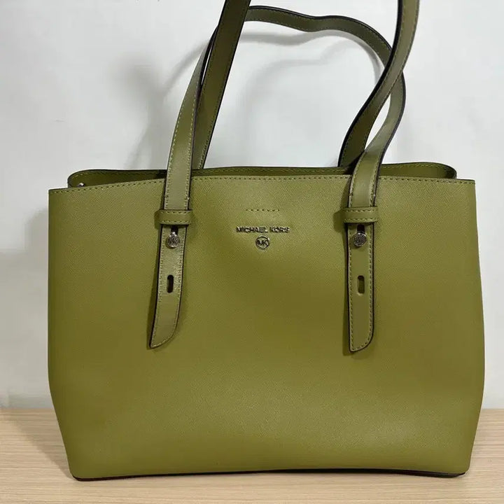 [BUNJANG] Michael Kors Saffiano Leather Tote Bag Olive / 마이클코어스 사피아노 토트백 올리브색