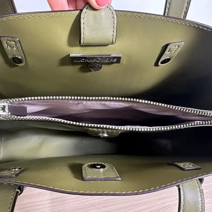 [BUNJANG] Michael Kors Saffiano Leather Tote Bag Olive / 마이클코어스 사피아노 토트백 올리브색