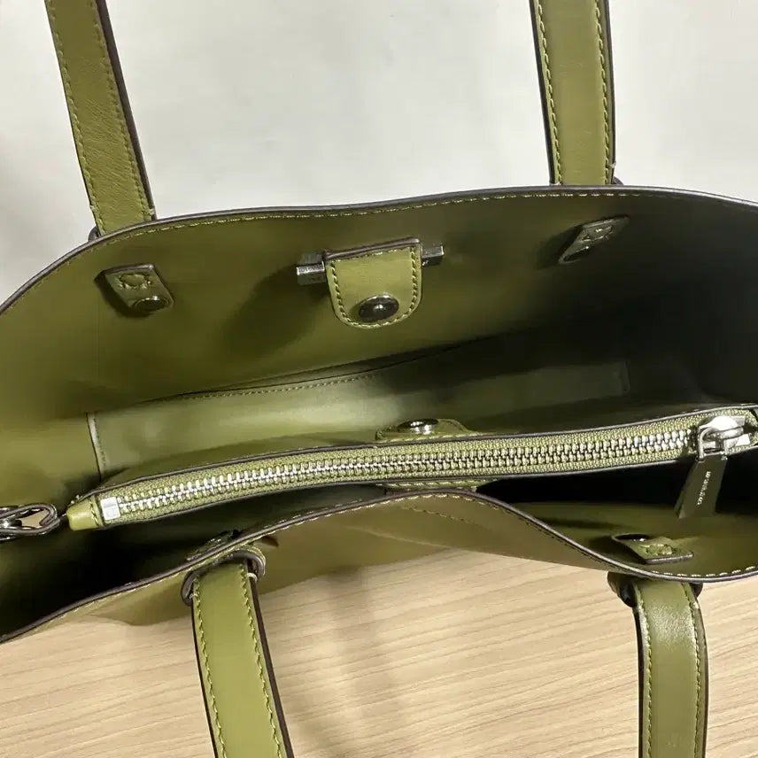 [BUNJANG] Michael Kors Saffiano Leather Tote Bag Olive / 마이클코어스 사피아노 토트백 올리브색