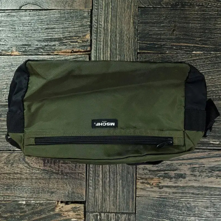 [BUNJANG] MSCHF Big Logo Nylon Crossbody Bag / 미스치프 빅로고 나일론 크로스백 카키 M19484