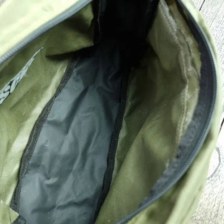 [BUNJANG] MSCHF Big Logo Nylon Crossbody Bag / 미스치프 빅로고 나일론 크로스백 카키 M19484