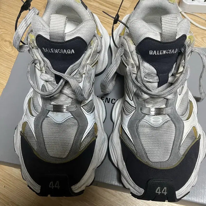 [BUNJANG] Balenciaga Cargo Sneakers White Gray (Size 44) / 발렌시아가 카고 스니커즈 화이트 그레이(44)