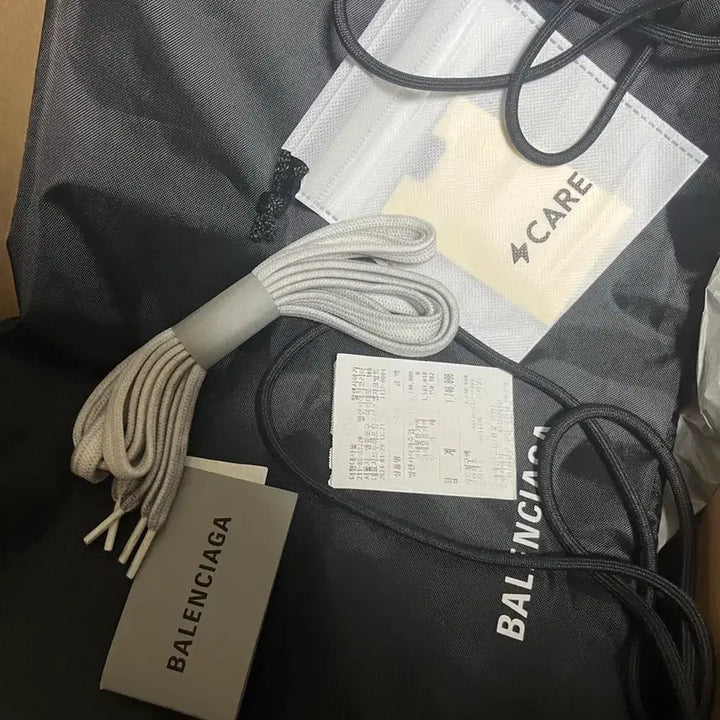 [BUNJANG] Balenciaga Cargo Sneakers White Gray (Size 44) / 발렌시아가 카고 스니커즈 화이트 그레이(44)