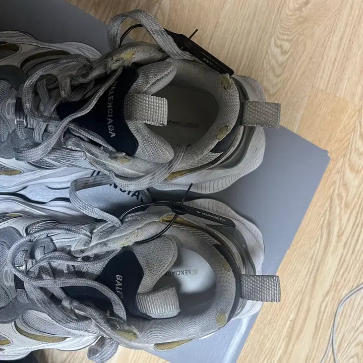 [BUNJANG] Balenciaga Cargo Sneakers White Gray (Size 44) / 발렌시아가 카고 스니커즈 화이트 그레이(44)
