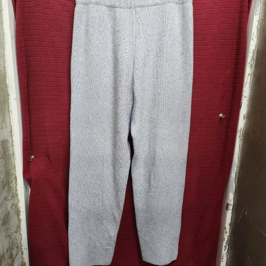 [BUNJANG] Ami Gray Heart Logo Knit Pants / 아미 그레이 하트 로고 니트 바지