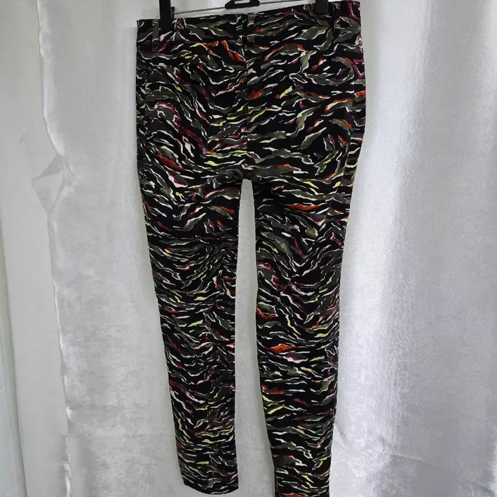 [BUNJANG] Benetton Patterned Slim Fit Women&