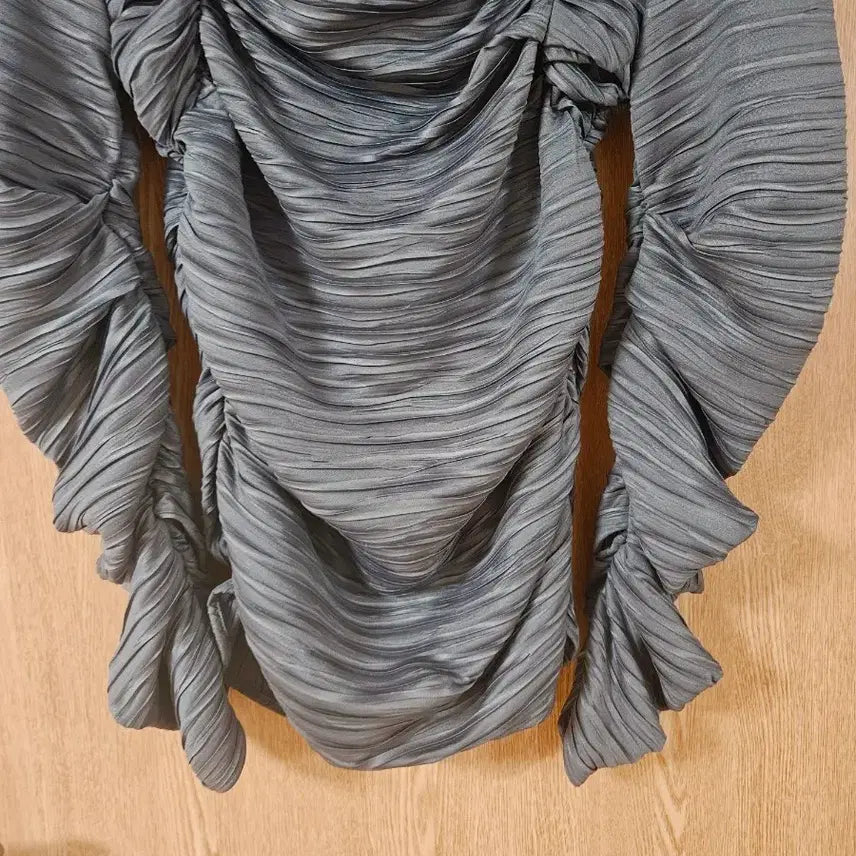 [SOLD OUT] (새상품)오르 ORR 링클 보트넥 블라우스