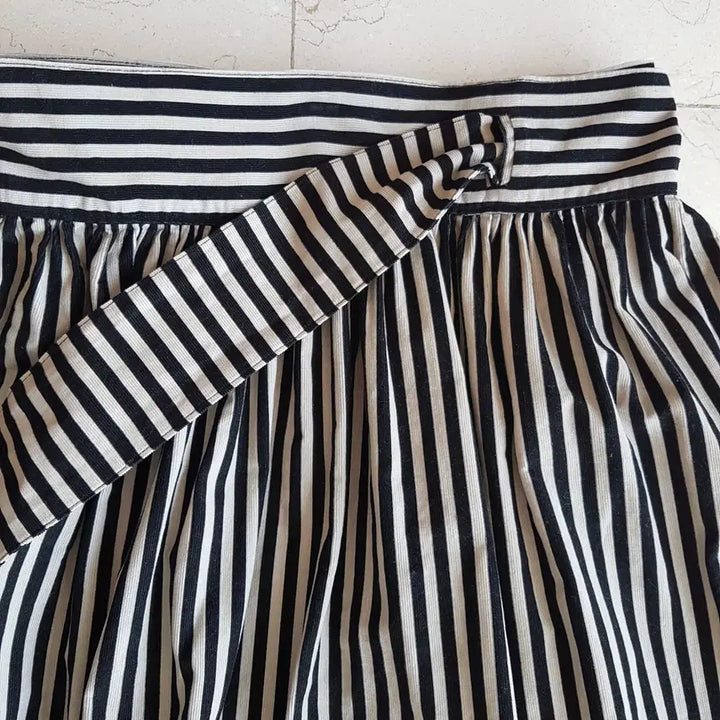 [BUNJANG] HELIMA Striped Flare Skirt / 스트라이프 랩스커트 플레어스커트 HELIMA 새상품