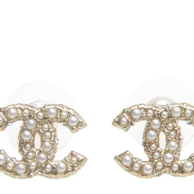 [BUNJANG] CHANEL CC Logo Pearl Piercing Earrings / 샤넬 진주 CC 로고 피어싱