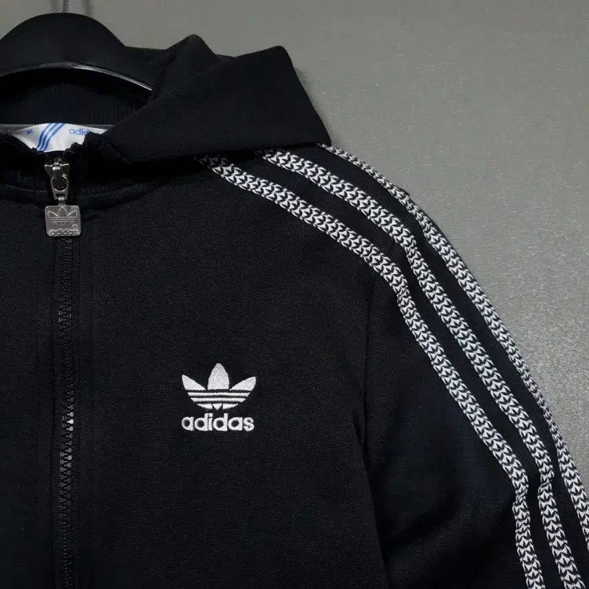 [BUNJANG] Adidas Firebird Track Top Hooded Jersey Black / 85) 아디다스 희귀 대장급 유로파 파이어버드 트랙탑 후드 져지 블랙