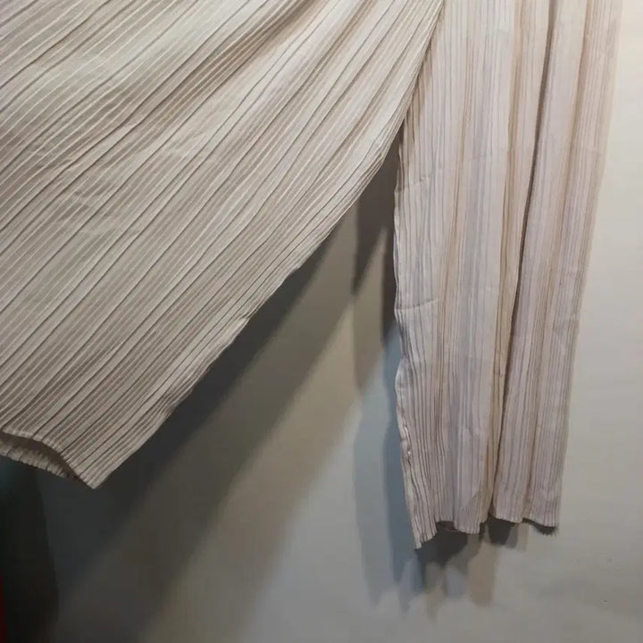 [BUNJANG] Ivory Striped Pleated Wide Pants / 아이보리색 세로줄무늬 플리츠 와이드 팬츠26~28보여름  63266