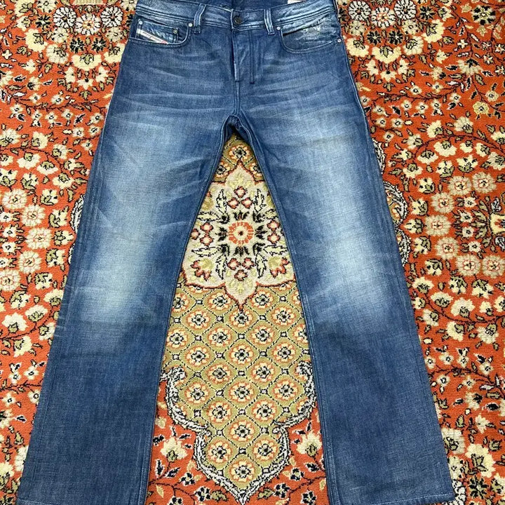 [SOLD OUT] [30] 디젤 자탄 플레어 부츠컷 데님 팬츠