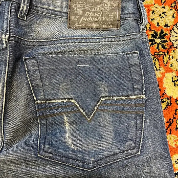 [SOLD OUT] [30] 디젤 자탄 플레어 부츠컷 데님 팬츠