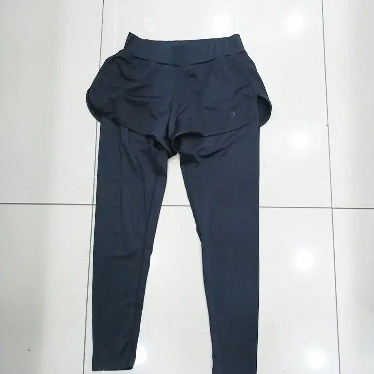 [BUNJANG] belleap L Black Shorts Leggings / belleap L 검정 반바지레깅스 스포츠바지 중고 허리단면32총길이84