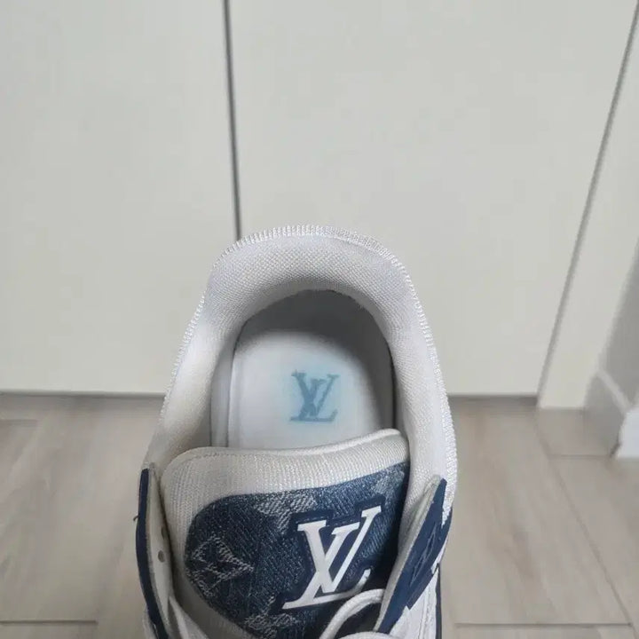 [BUNJANG] Louis Vuitton Blue Denim Sneakers / 루이비통 블루 데님 스니커즈