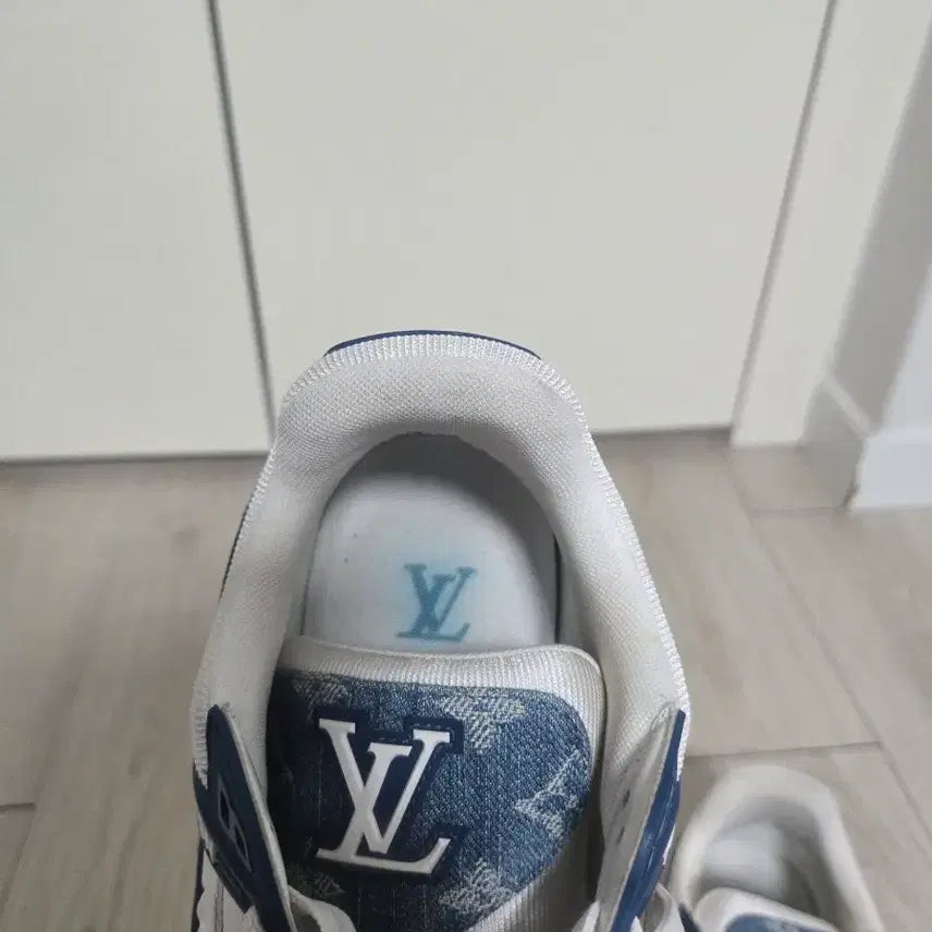 [BUNJANG] Louis Vuitton Blue Denim Sneakers / 루이비통 블루 데님 스니커즈