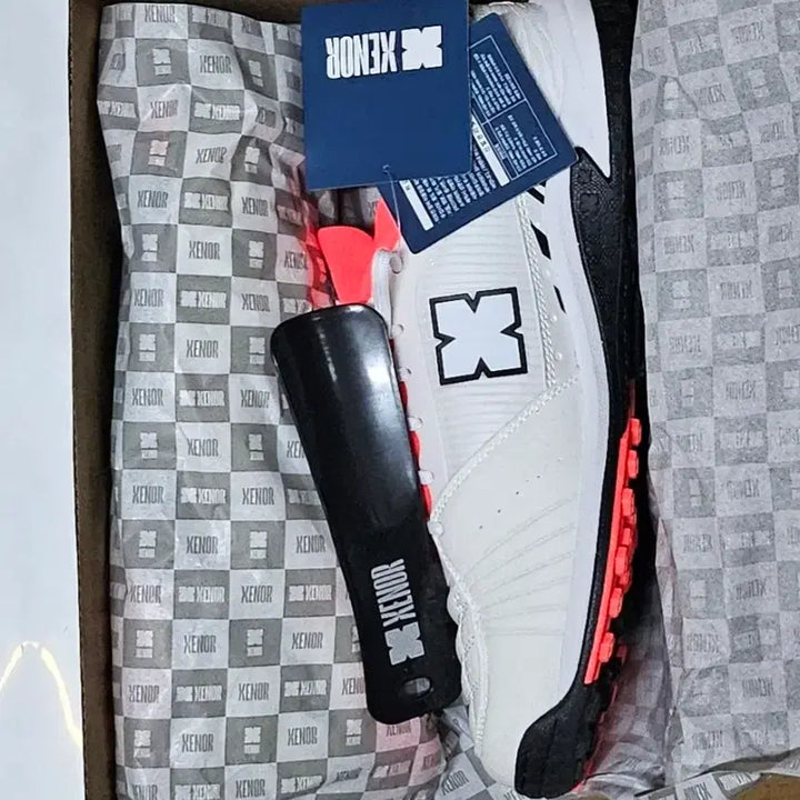 [BUNJANG] XENOR X9 Futsal Shoes / XENOR(제너) X9 풋살화 260mm