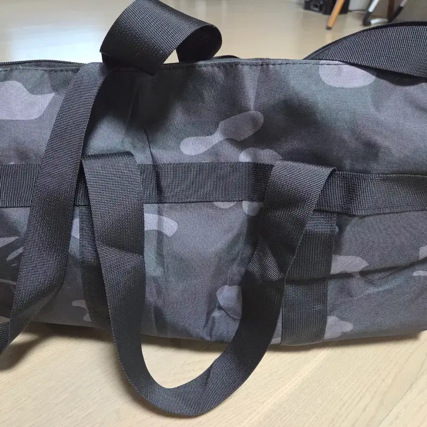 [SOLD OUT] 베이프 카모 더플백 새상품 ㅡ 잡지사은품