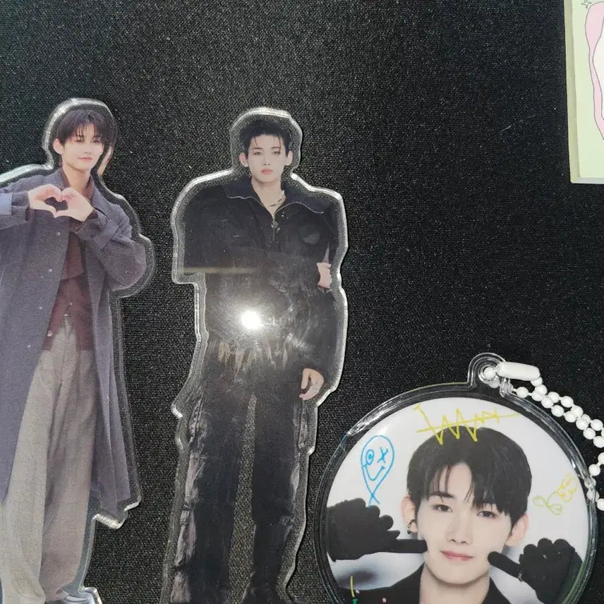 [BUNJANG] &amp;TEAM Jo Acrylic Stand Badge / 앤팀 죠 andteam jo 아크스타 뱃지 양도