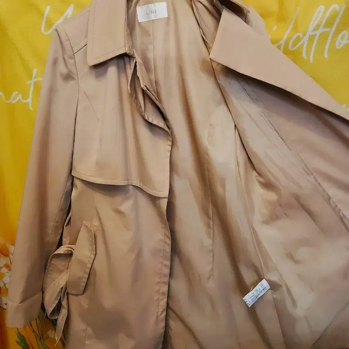 [BUNJANG] LINE Beige Trench Coat (Size 66) / LINE 베이지색 트렌치 코트 66