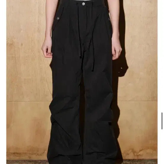 [BUNJANG] Helene Paris Nylon Flap Pocket Pants - Black / 헬레네파리스 스트링 플랩 포켓 나일론 팬츠 블랙