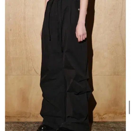 [BUNJANG] Helene Paris Nylon Flap Pocket Pants - Black / 헬레네파리스 스트링 플랩 포켓 나일론 팬츠 블랙
