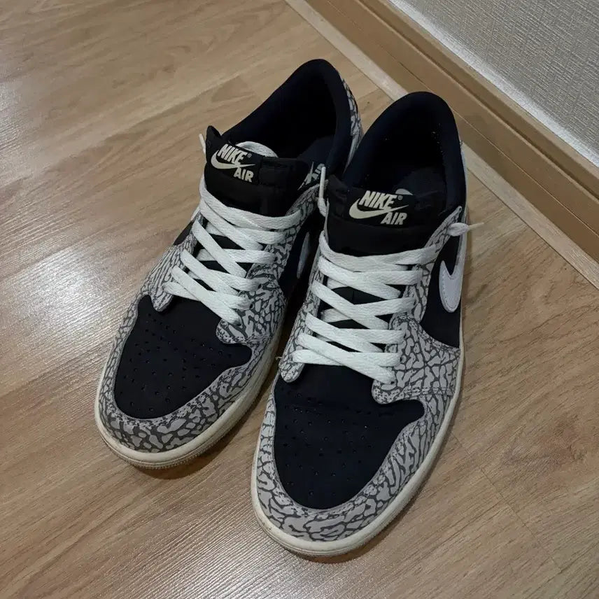 [BUNJANG] Nike Air Jordan 1 Low Black Elephant Sneakers / 나이키 에어조던1 로우 블랙 엘리펀트