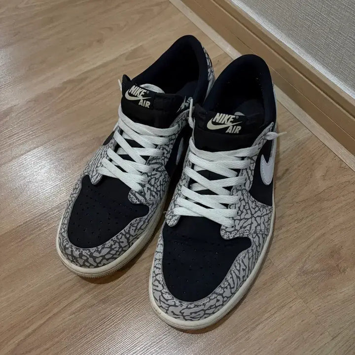 [BUNJANG] Nike Air Jordan 1 Low Black Elephant Sneakers / 나이키 에어조던1 로우 블랙 엘리펀트