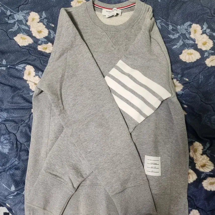 [SOLD OUT] S급 톰브라운 엔지니어드 사선 스웨트셔츠 라이트 그레이