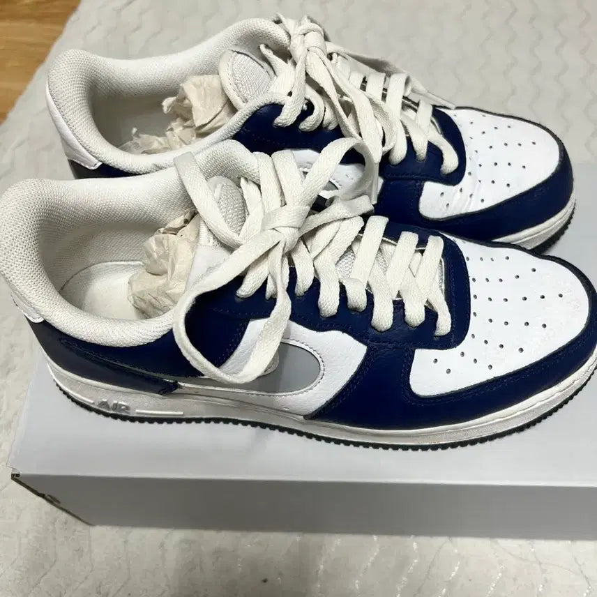 [BUNJANG] Nike Air Force 1 Cut-Out Swoosh Midnight Navy Sneakers / 에어포스1 컷아웃 스우시 미드나잇네이지 판매합니다