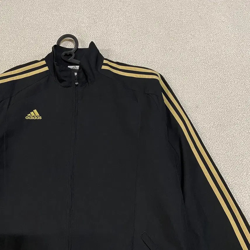 [BUNJANG] Adidas Gold Trim Windbreaker Jacket / XL 아디다스 금장 바람막이 N.3461