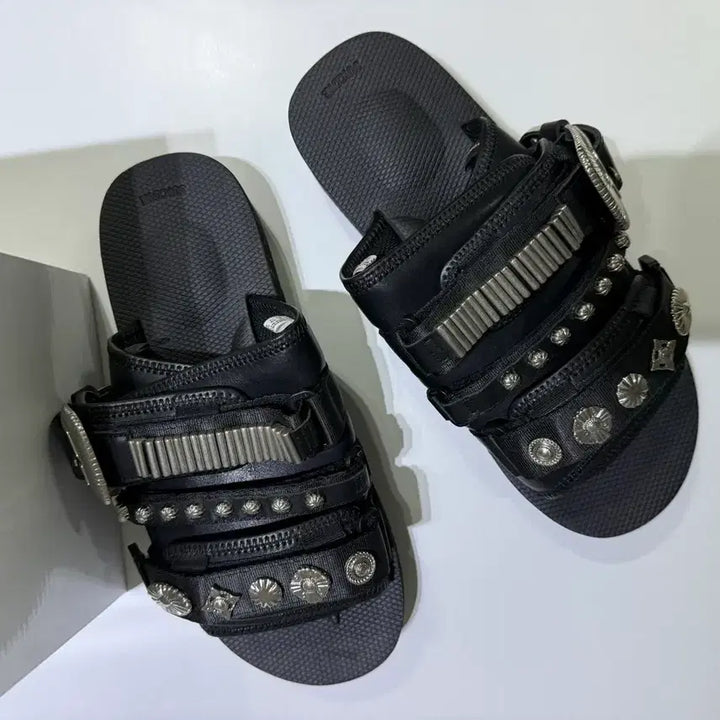 [BUNJANG] Suicoke Toga Studded Slippers 280 / 수이코크 토가 슬리퍼 280