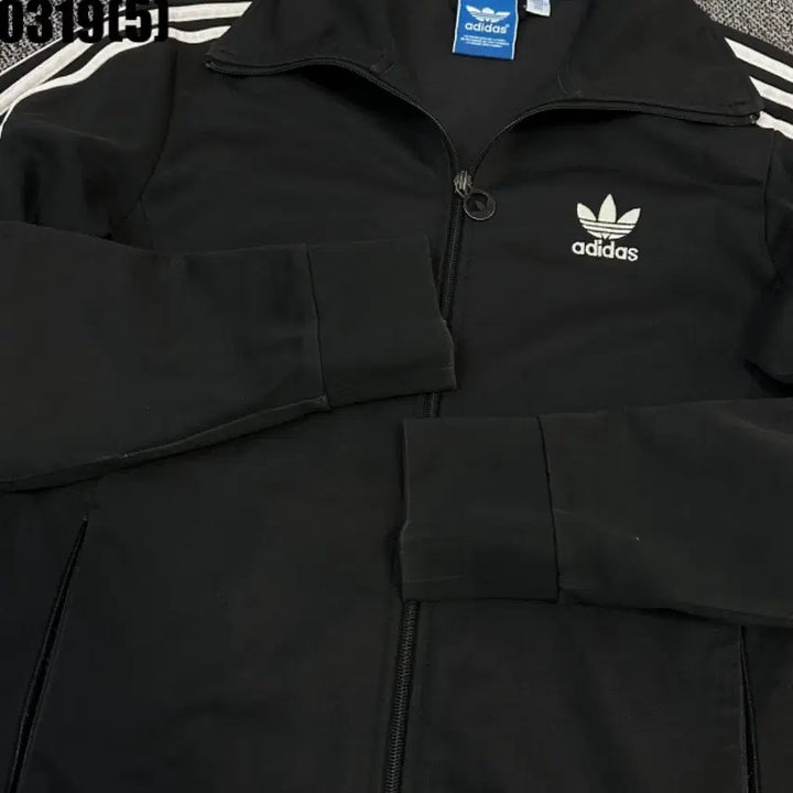 [BUNJANG] Adidas Europa Black Three-Stripe Track Jacket / 아디다스 유로파 블랙 삼선 트랙 자켓100 0319