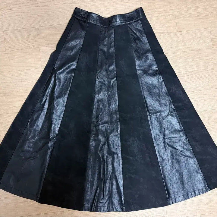 [BUNJANG] Uenoia Leather Setup Skirt / 유노이아 레더 셋업 스커트