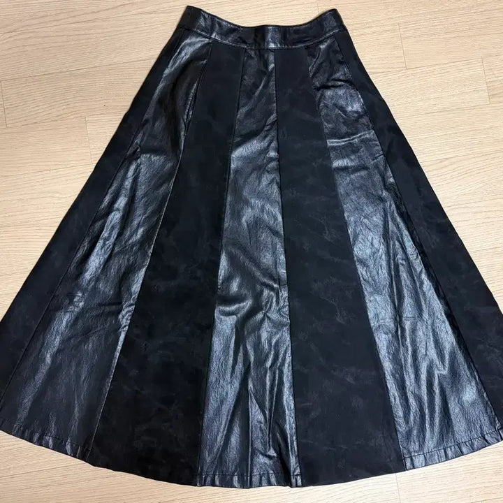 [BUNJANG] Uenoia Leather Setup Skirt / 유노이아 레더 셋업 스커트