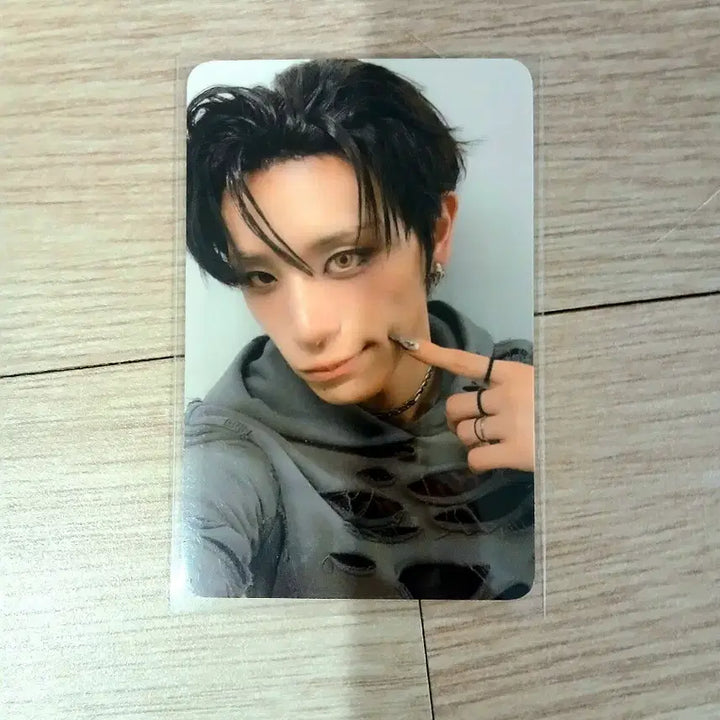 [BUNJANG] Xlov Haru Tour Look A.ver POB / Xlov 하루 투어룩 A.ver 미공포