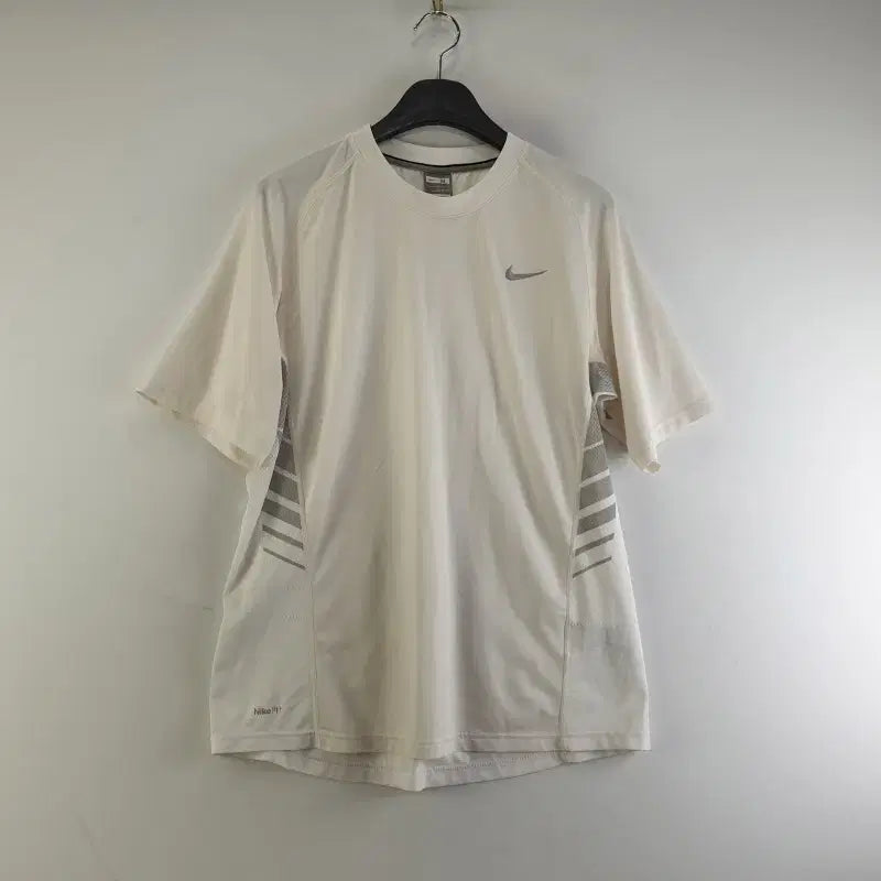 [SOLD OUT] 나이키 남성105 화이트 스우시 반팔티 M3244