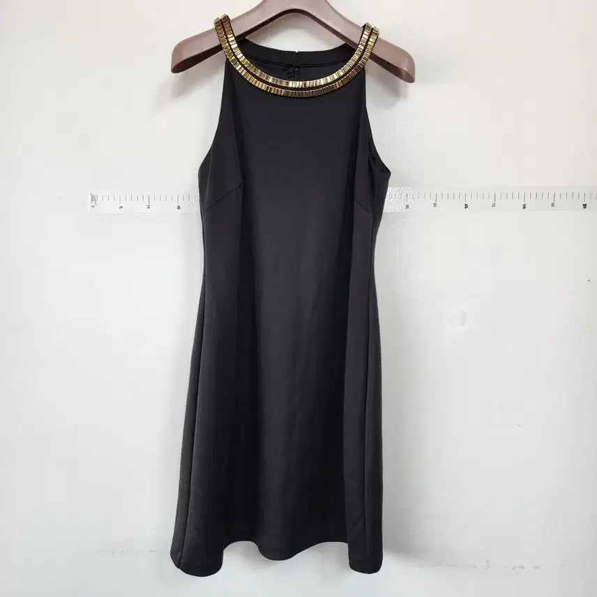 [BUNJANG] Jessica Simpson Black Halter Neck Gold Embellished Midi Dress / 제시카심슨 블랙 홀터넥 금장 장식 원피스