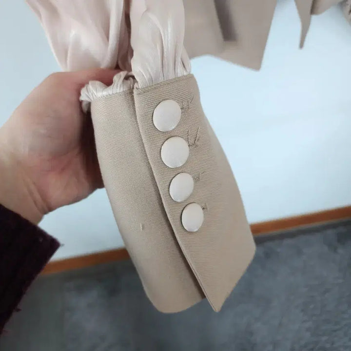 [BUNJANG] Rijina Beige Color Block Asymmetrical Jacket / Rijina 베이지 배색 언발란스 자켓