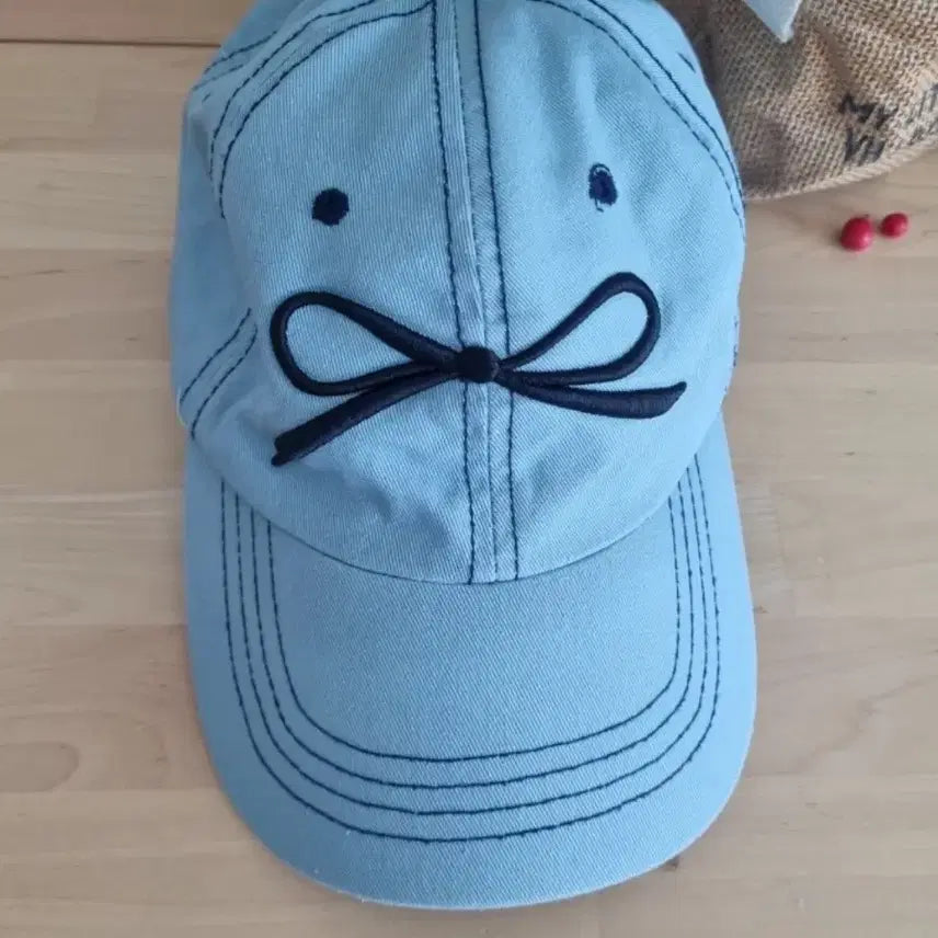 [BUNJANG] Blue Denim Cap with Ribbon Embroidery / 리본 자수 포인트 블루 캡모자